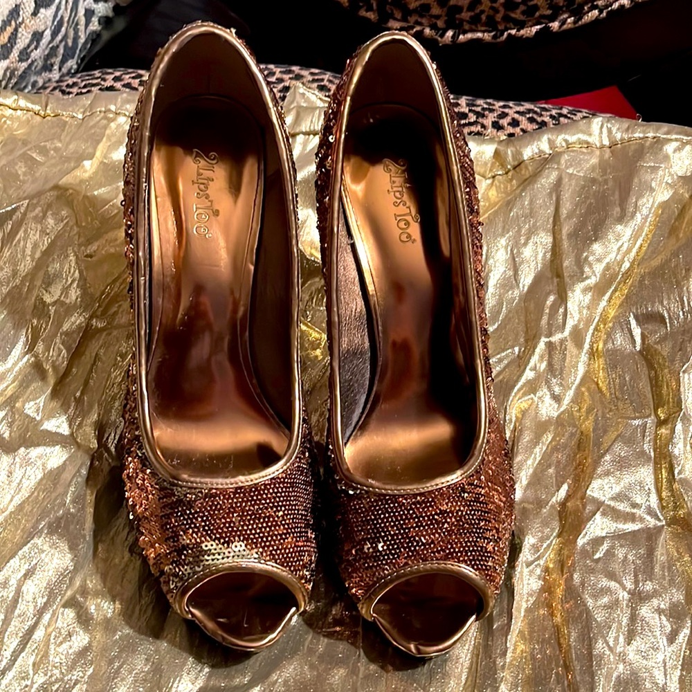 Bronze/gold sequined dress shoes brand new no tags